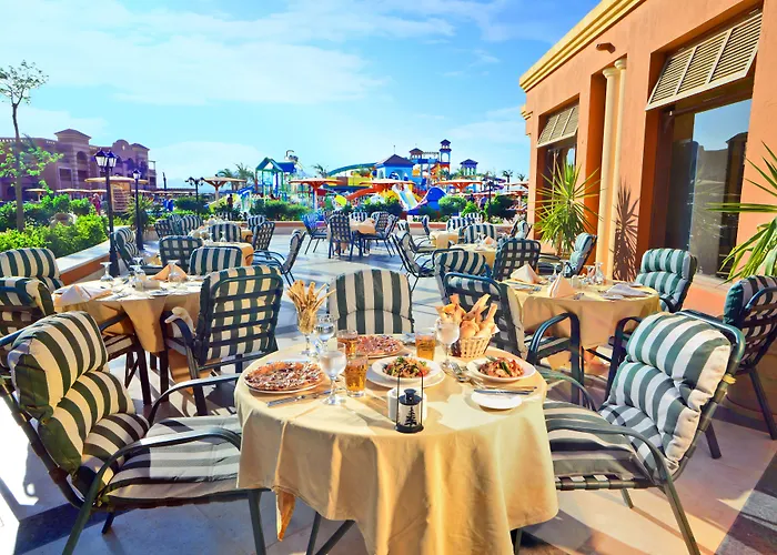 Charmillion Club Aquapark Resort