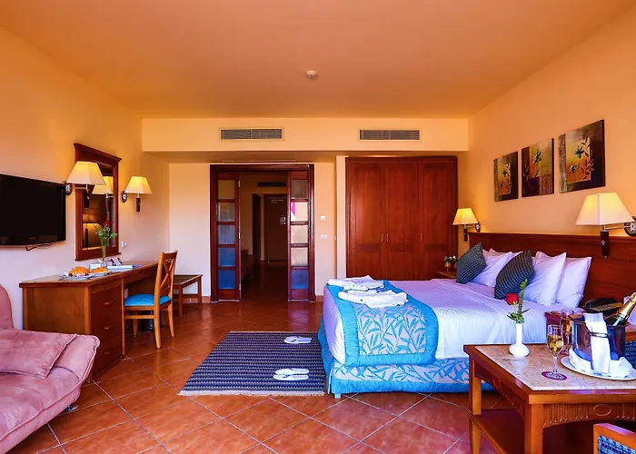 Charmillion Club Aquapark Resort 5*