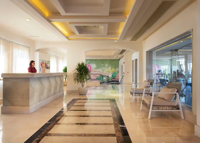 Charmillion Club Aquapark 度假村